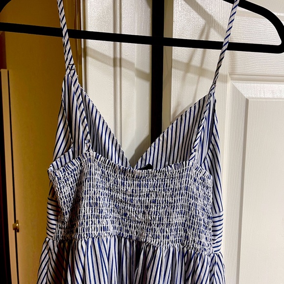 Dress - Picture 6 of 6